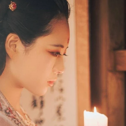 古典梅花妝女生頭像，唯美古風(fēng)真人頭像