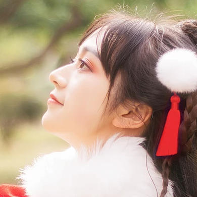 俏皮可愛帶折扇女生頭像，唯美古風真人頭像