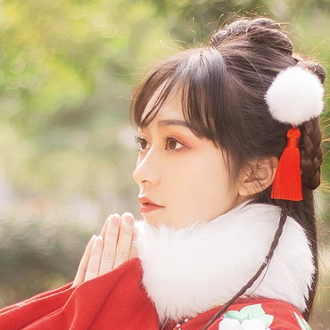 俏皮可愛帶折扇女生頭像，唯美古風真人頭像