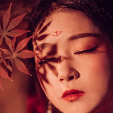 朱紅嬌艷女生頭像，唯美古風真人頭像