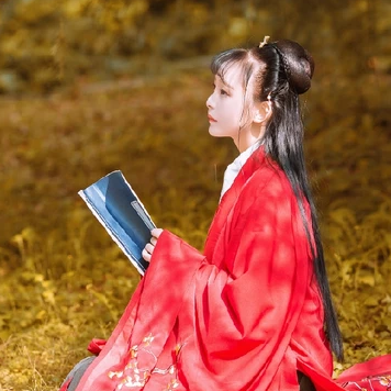 楓葉紅衣女生頭像，唯美古風(fēng)真人頭像