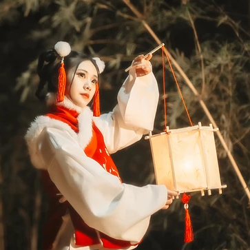 新春吉祥拿福女生頭像，蓮花燈唯美古風(fēng)頭像