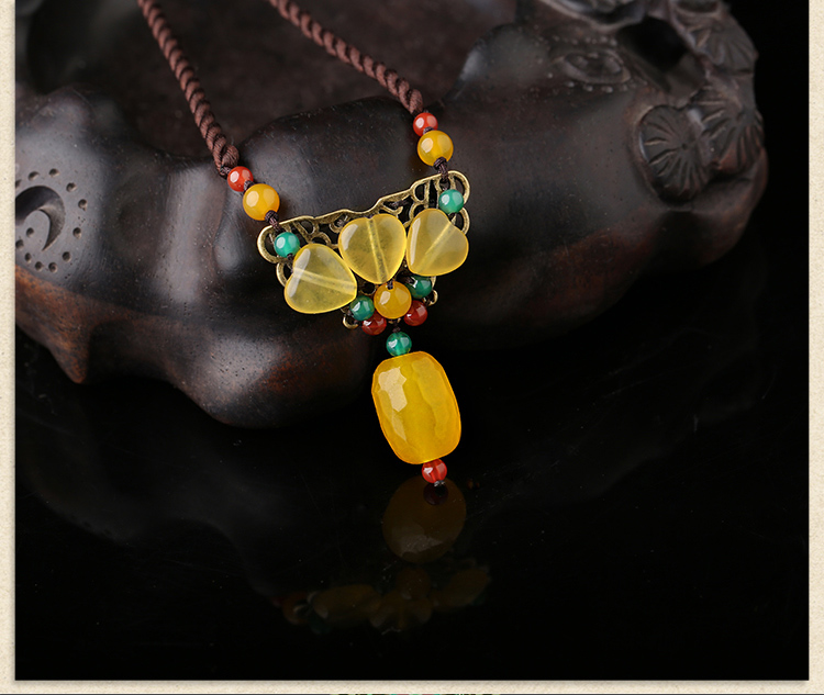 黃色古風(fēng)鎖骨鏈，氣質(zhì)復(fù)古項(xiàng)鏈?zhǔn)罪? src="/wenxue/d/file/bigpic/190404/04/13-1P224160502.jpg" / data-S69E="03PM1u"><br / data-fiAP="LBVPgL">
	<img alt=