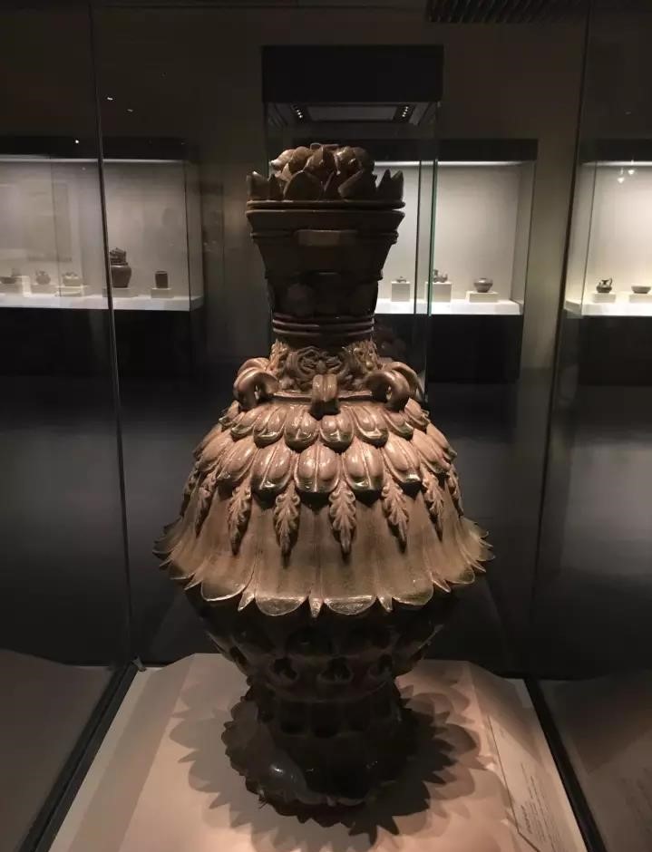 六朝青瓷：中國陶瓷史，一部青瓷史!