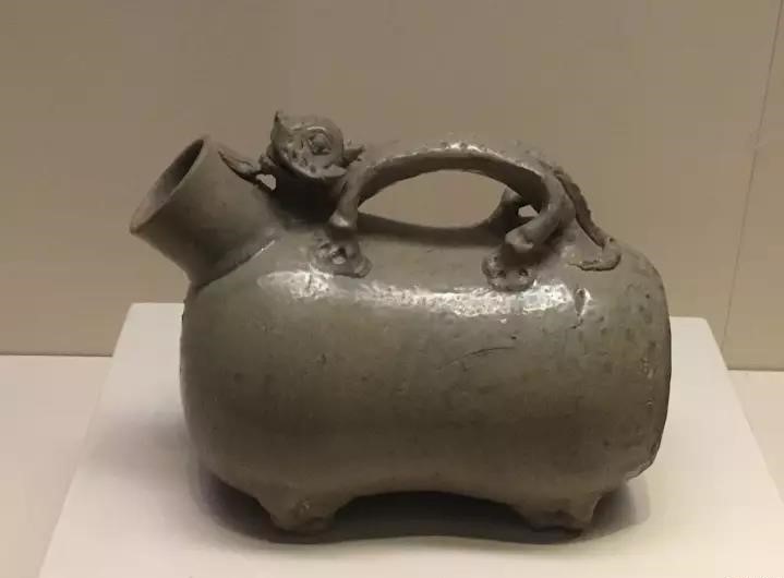 六朝青瓷：中國陶瓷史，一部青瓷史!