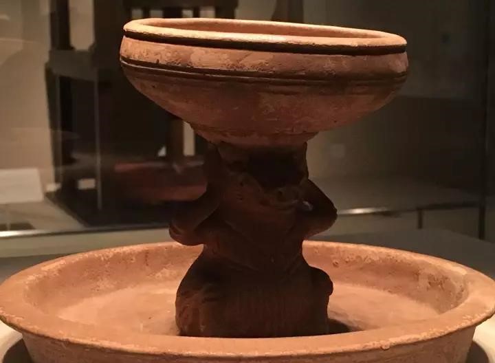 六朝青瓷：中國陶瓷史，一部青瓷史!