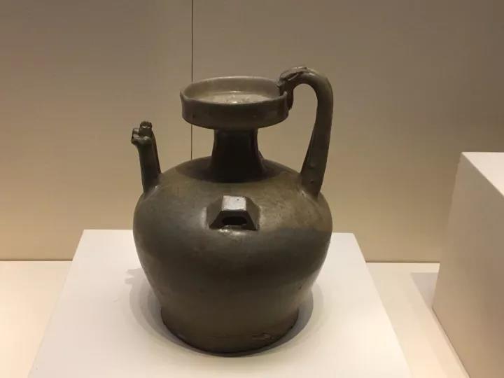 六朝青瓷：中國(guó)陶瓷史，一部青瓷史!