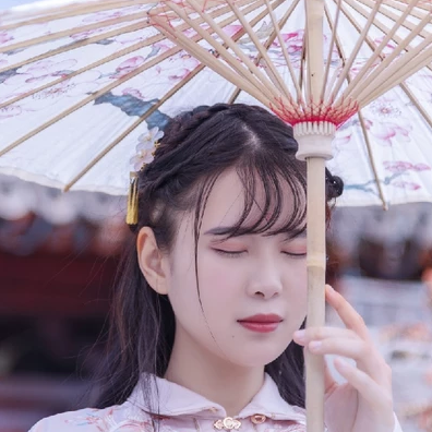 油紙傘下清新文藝女生頭像，唯美古風(fēng)真人頭像
