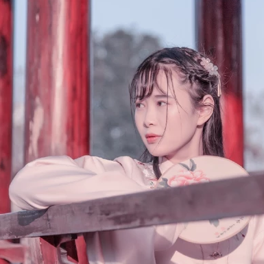 油紙傘下清新文藝女生頭像，唯美古風(fēng)真人頭像