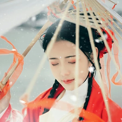 冷艷紅衣白雪女生頭像，唯美古風(fēng)真人頭像
