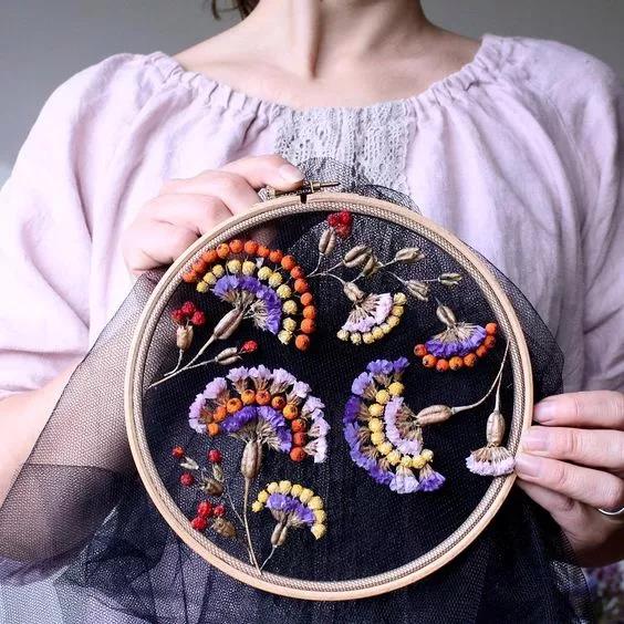 手工刺繡藝術:Olga Prinku 鮮花刺繡