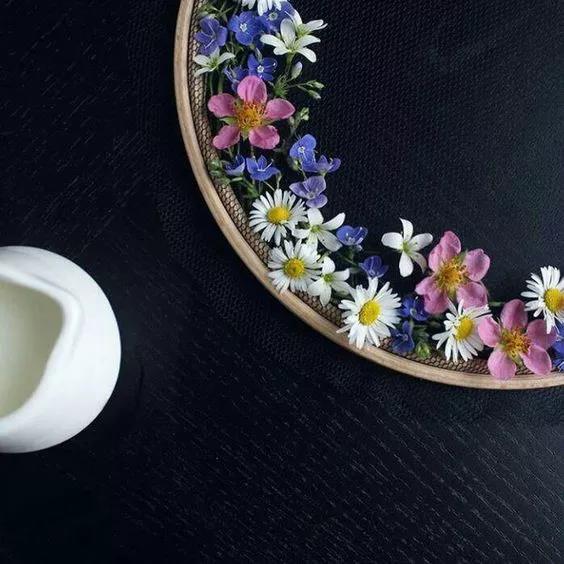 手工刺繡藝術:Olga Prinku 鮮花刺繡