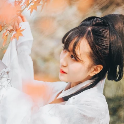 白衣清新復(fù)古女生頭像，唯美古風(fēng)真人頭像