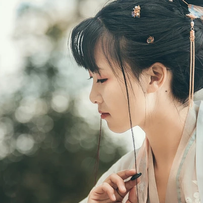 淡雅清新文藝帶團(tuán)扇女生頭像，唯美古風(fēng)頭像