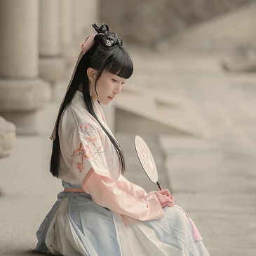 清新帶傘粉色披風(fēng)女生頭像，唯美古風(fēng)頭像