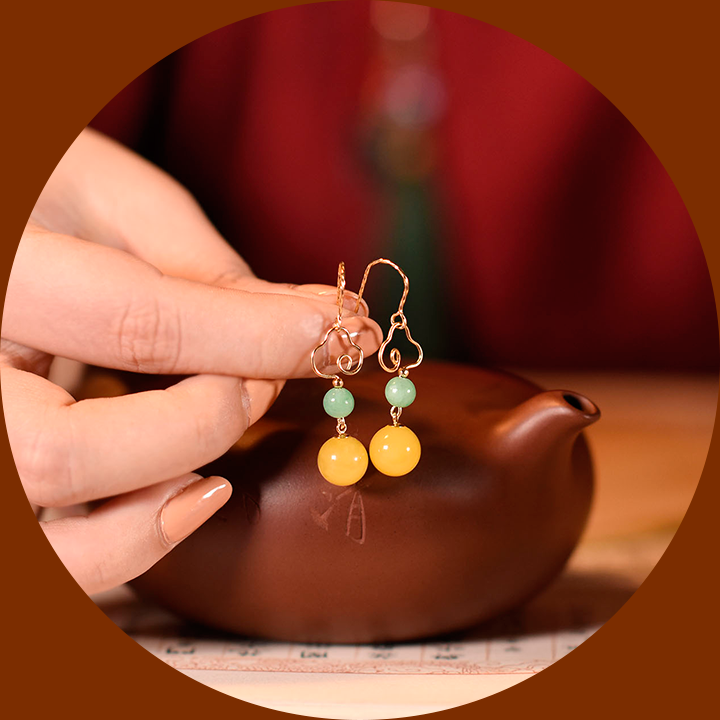 古風(fēng)手工祥云耳環(huán)，古典蜜蠟翡翠耳環(huán)