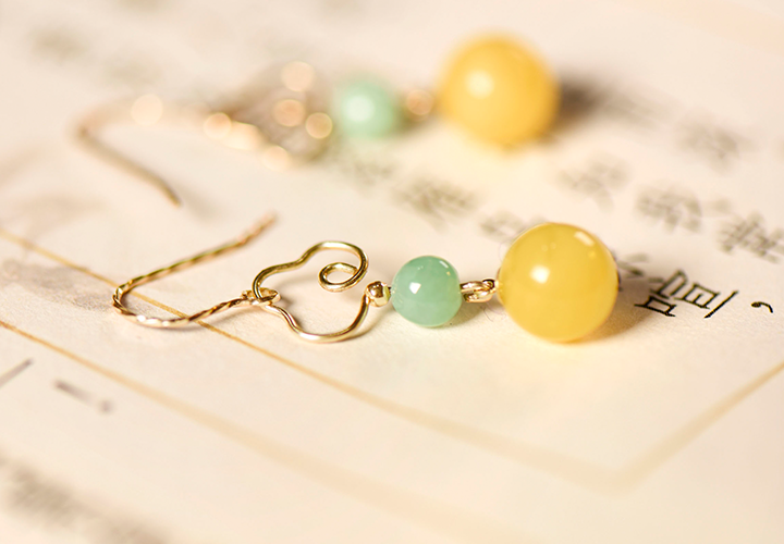 古風(fēng)手工祥云耳環(huán)，古典蜜蠟翡翠耳環(huán)