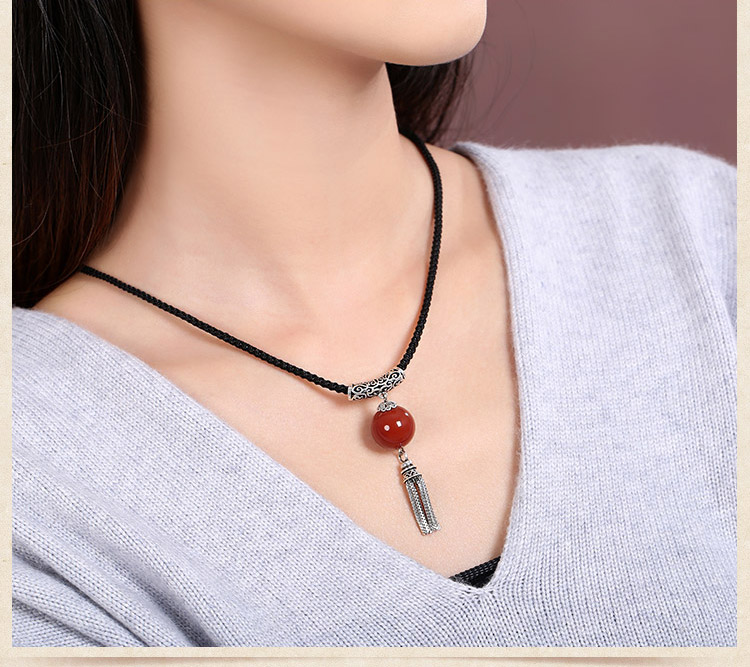 簡(jiǎn)約時(shí)尚家佳樂文學(xué)鏈子，瑪瑙銀流蘇項(xiàng)鏈?zhǔn)罪? src="/wenxue/d/file/bigpic/190404/04/13-1P305111F1-51.jpg" / data-S9d7="fVEio7"><br / data-sCwc="uDOKrC">
	<img alt=