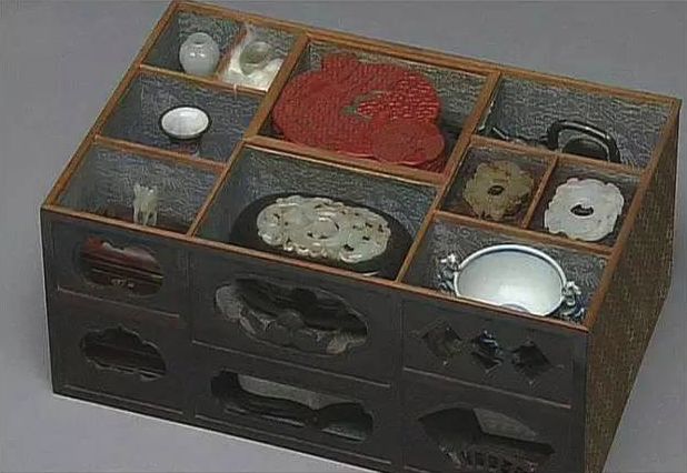 古代“博古架”藏寶貝，精美絕倫多寶格！