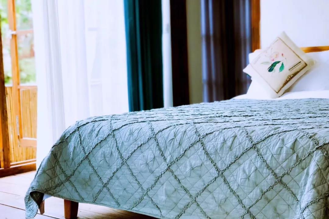 古山重水云間，細(xì)水長流吸引你