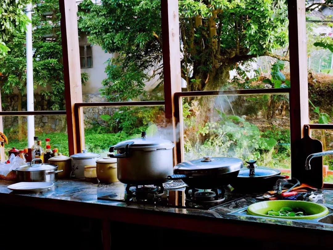 古山重水云間，細(xì)水長流吸引你