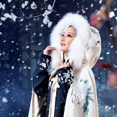 優(yōu)雅賞雪帶傘女生頭像，唯美古風(fēng)真人頭像