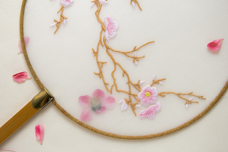 清新桃花刺繡團(tuán)扇，粉色韻味繡花宮扇工藝扇子