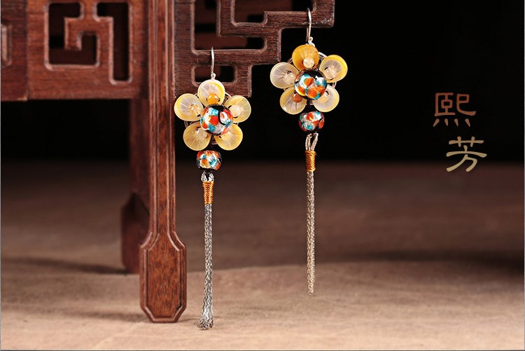 浪漫典雅花朵耳飾，黃海貝雕花流蘇耳環(huán)