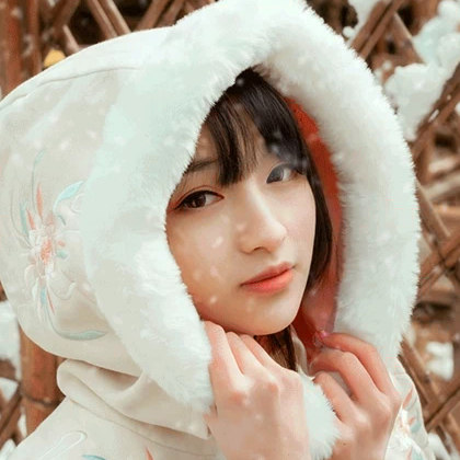 白雪飄落清新氣質(zhì)女生頭像，唯美古風(fēng)真人頭像