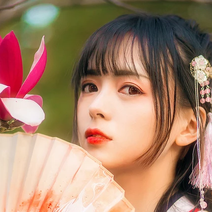 如花似夢帶傘女生頭像，唯美古風真人頭像