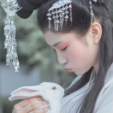 清新迷人帶寵物女生頭像，唯美古風(fēng)真人頭像