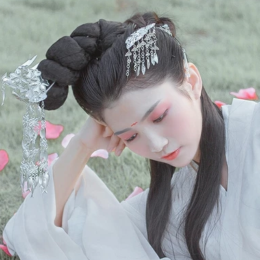 清新迷人帶寵物女生頭像，唯美古風(fēng)真人頭像