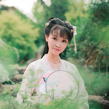 清新氣質(zhì)帶團扇女生頭像，唯美古風(fēng)真人頭像