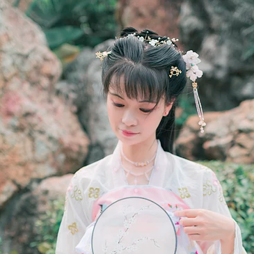 清新氣質(zhì)帶團扇女生頭像，唯美古風(fēng)真人頭像