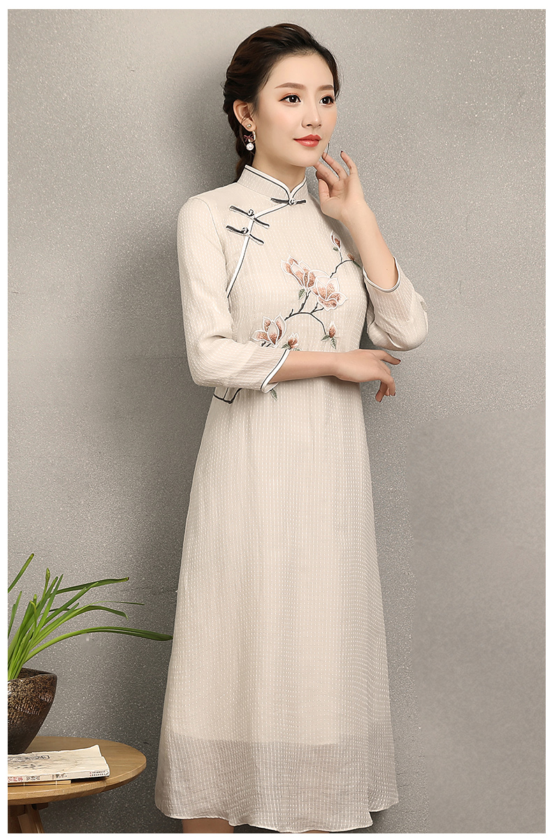 蘭花刺繡素雅旗袍，米白色中長(zhǎng)款旗袍裙