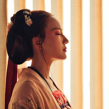 古典淡雅帶團(tuán)扇女生頭像，唯美古風(fēng)真人頭像