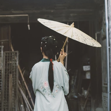 古典氣息帶傘女生頭像，唯美古風(fēng)真人頭像