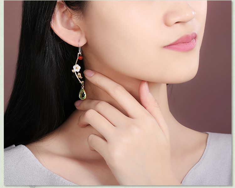 鳴翠柳耳環(huán)，淡雅清新花朵耳環(huán)首飾