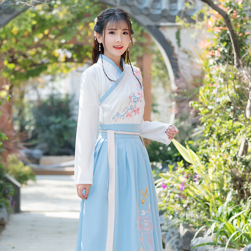 藍(lán)白古裝繡花漢服，改良漢服斜交齊腰襦裙
