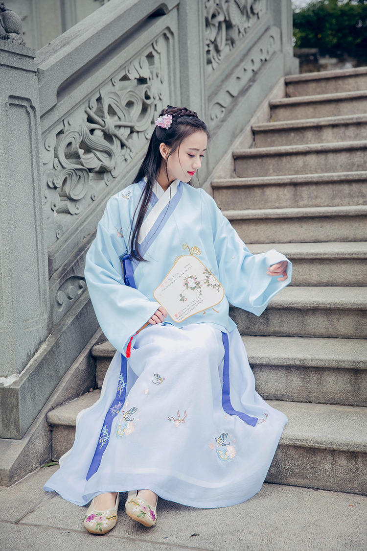 魏晉風(fēng)回雪襦裙?jié)h服，清新淡雅小鹿刺繡漢服