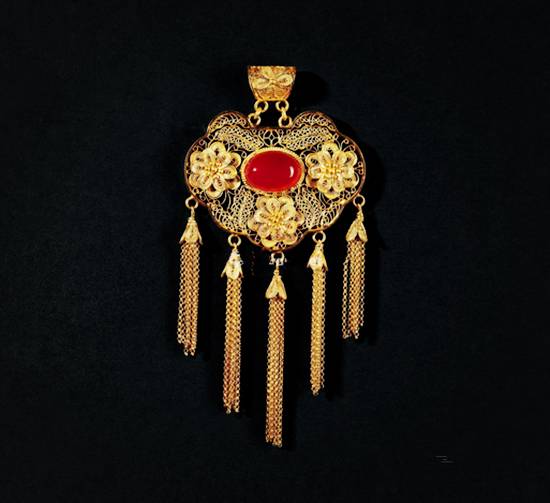 古老的美好祝福飾品:巧奪天工的長命鎖