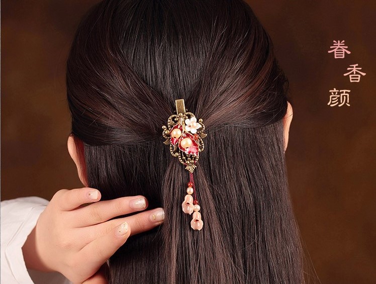 嬌艷典雅發(fā)夾，生動(dòng)曼妙的發(fā)夾頭飾