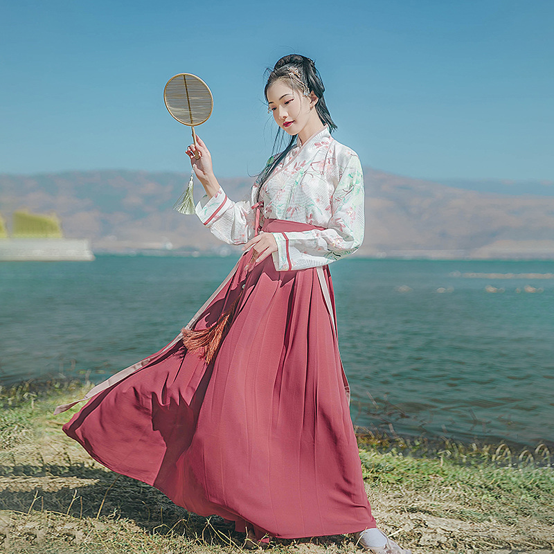 唯美印花交領(lǐng)襦裙?jié)h服，清新齊腰漢服圖片