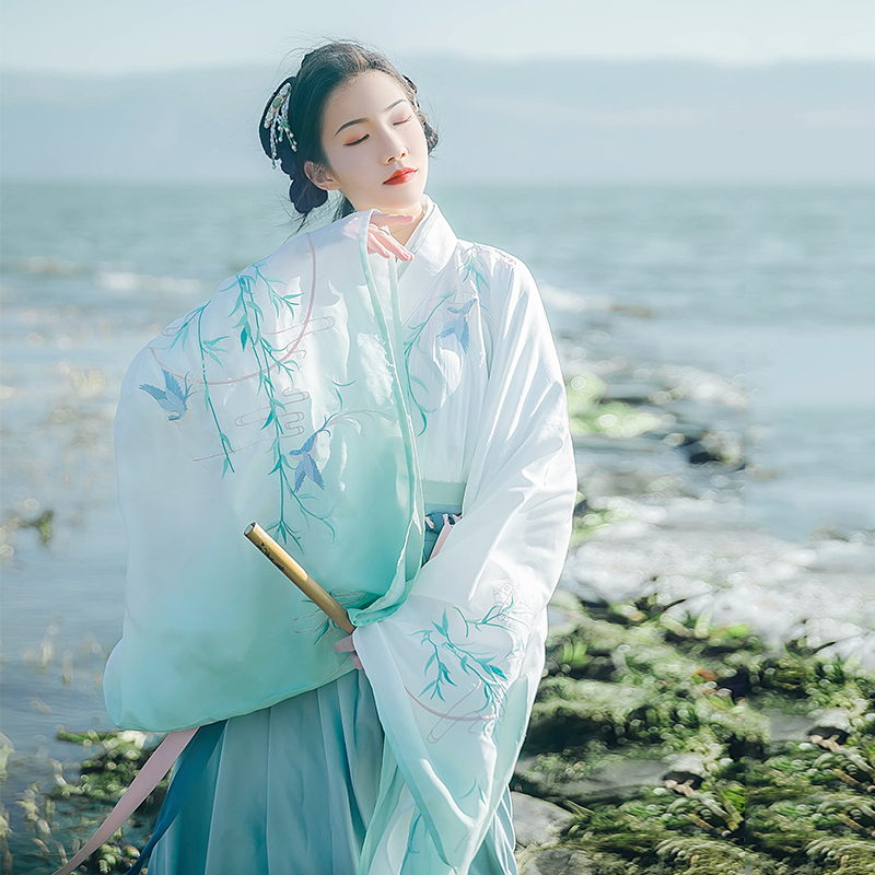 蓬萊閣大袖交領(lǐng)襦裙?jié)h服，漸變花鳥刺繡漢服