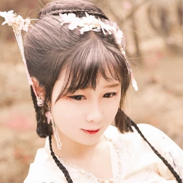 清新梅花仙子女生頭像，唯美古風真人頭像