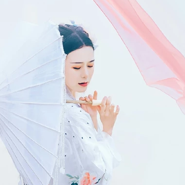 朦朧仙緣女生頭像，唯美古風(fēng)真人頭像