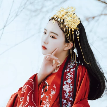 花嫁衣裳女生頭像，唯美古風(fēng)真人頭像