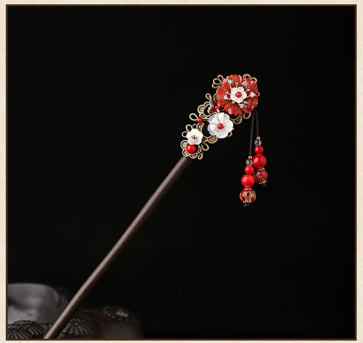 紅葉似火發(fā)簪簪子，青春活力步搖頭飾
