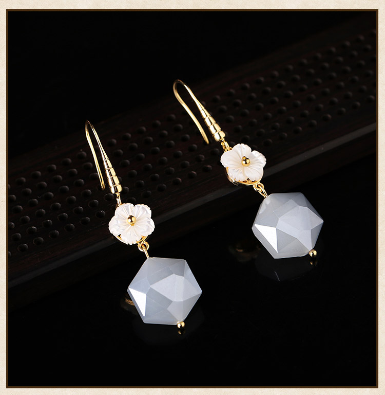 精致菱歌耳環(huán)，別致氣質(zhì)花朵耳環(huán)首飾