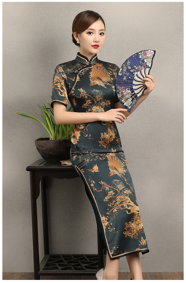 墨綠印花復(fù)古短袖旗袍，優(yōu)雅浪漫旗袍圖片